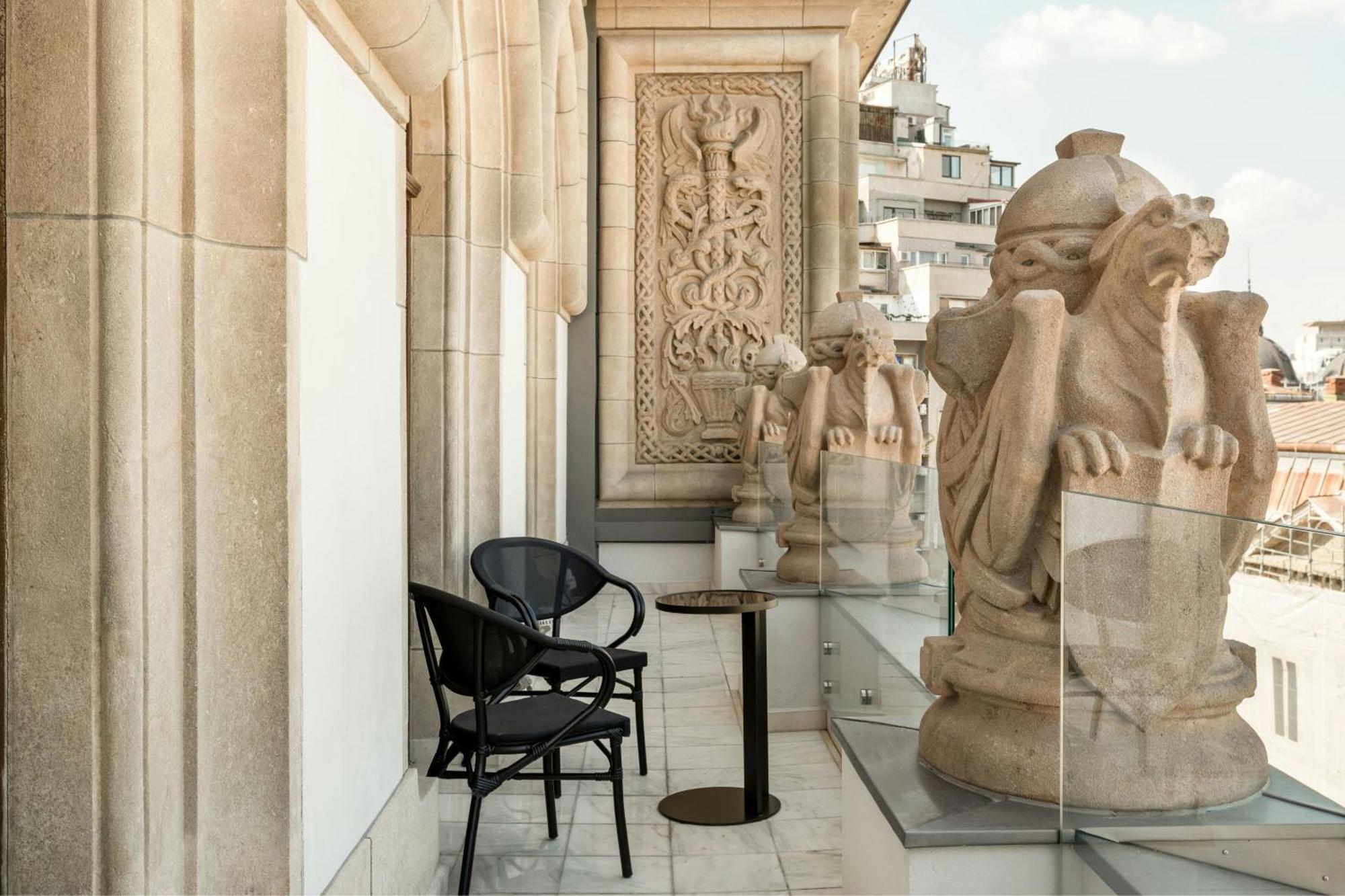 The Marmorosch Bucharest, Autograph Collection Hotell Eksteriør bilde The balcony of the suite